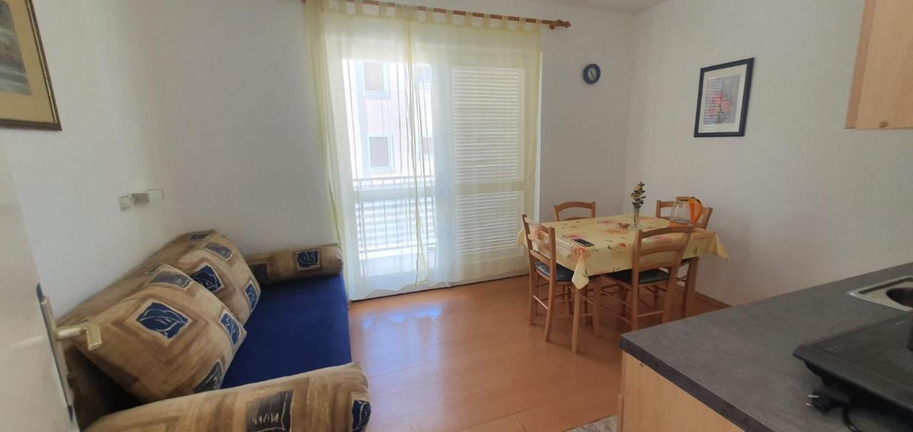 Apartmani Sonia Njivice Exterior photo